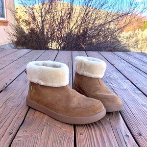 Sanuk Roll Top Booties in Chestnut Women’s Size 8
